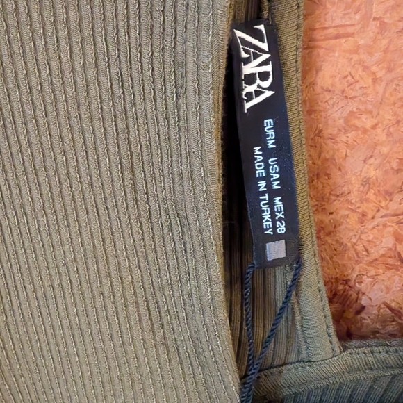 Zara olive green long sleeve ribbed top - Picture 3 of 4